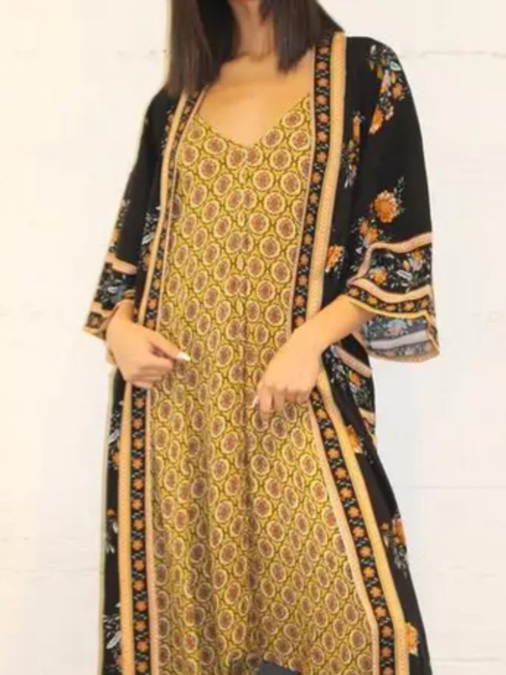 Daughters of Culture Espana Sakura Robe | Black/Mango | One Size